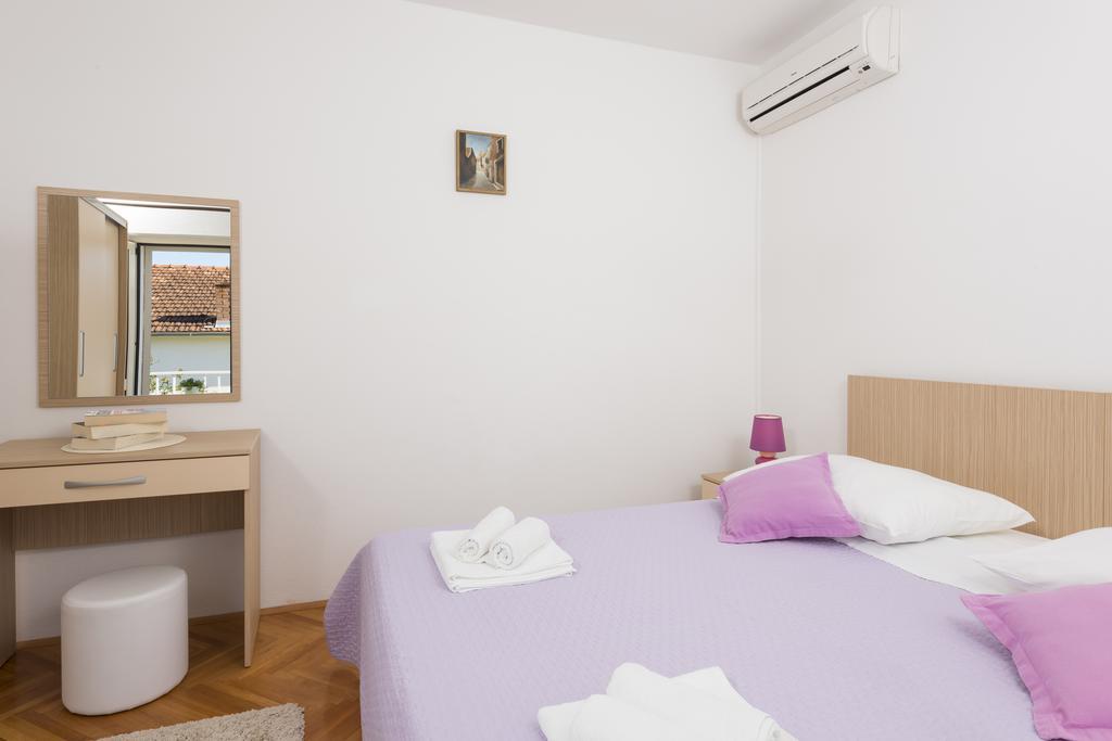 Apartments Nikola Stipisic ฮวาร์ ภายนอก รูปภาพ
